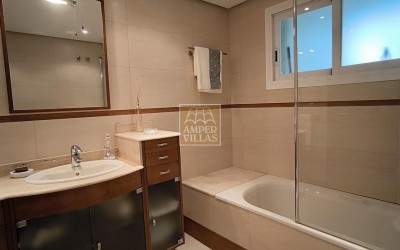 Nice and spacious apartment in the port of Altea with beautiful views.